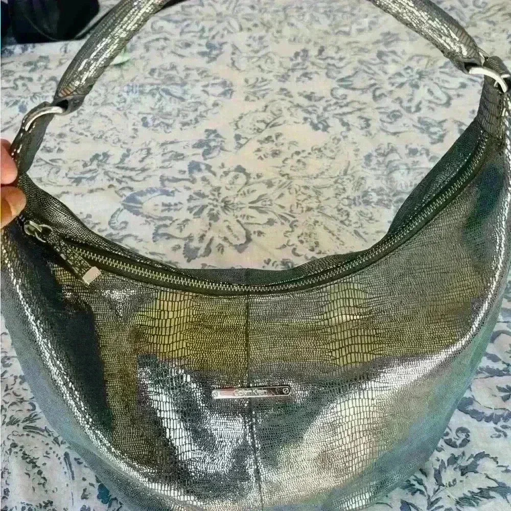 Calvin Klein shoulder purse like new - Picture 6 of 11